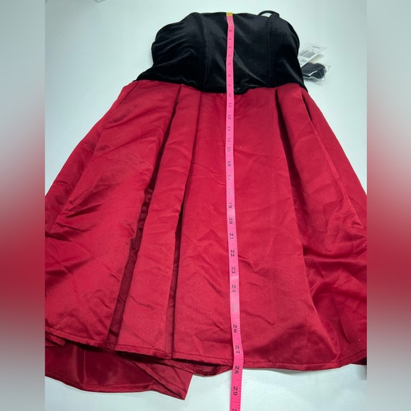 SPEECHLESS Cocktail Party Dress New With Tags Black Velvet and Red Satin Size 9 - Picture 8 of 10